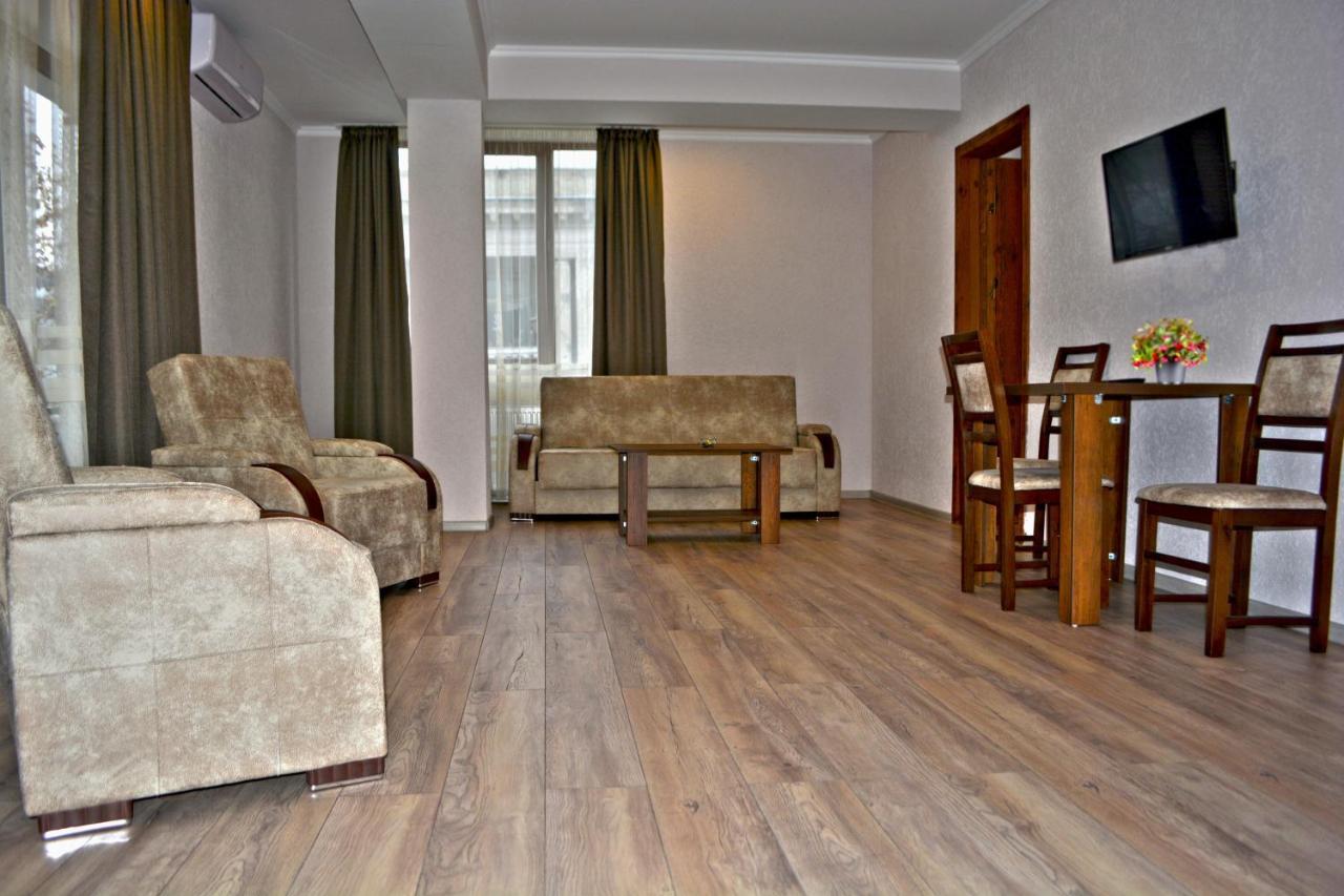 G&G Hotel Tbilisi Exterior foto